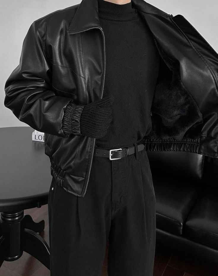 BLACK LEATHER JACKET